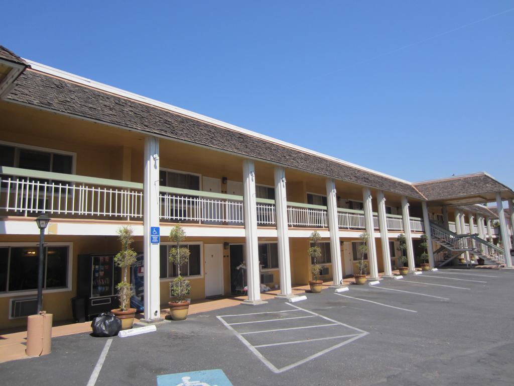 Caravelle Inn Extended Stay Сан-Хосе Экстерьер фото