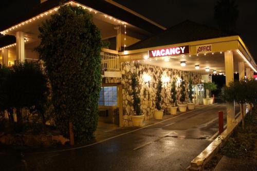 Caravelle Inn Extended Stay Сан-Хосе Экстерьер фото